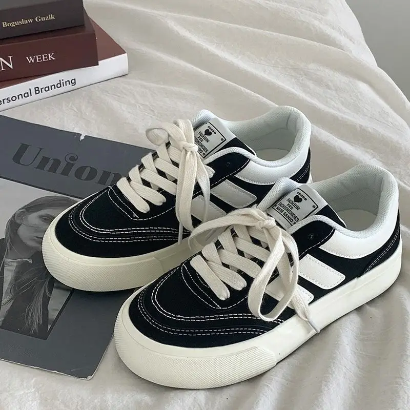 2024 nuove donne rosse Vulcani - Vans Shoes Old Skool recensione e prezzo